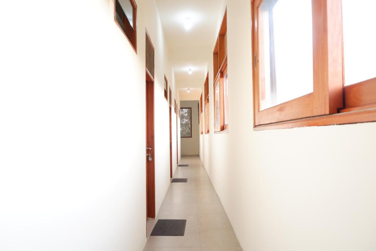 Reddoorz At Bale Eja Syariah Senggigi Apartment Montongbuwoh Exterior photo